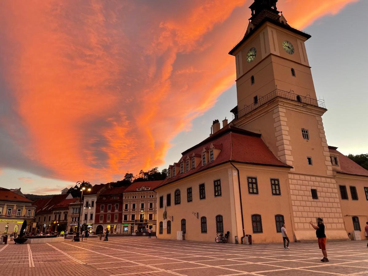 Key Apartments In Main Square Brasov Exterior photo