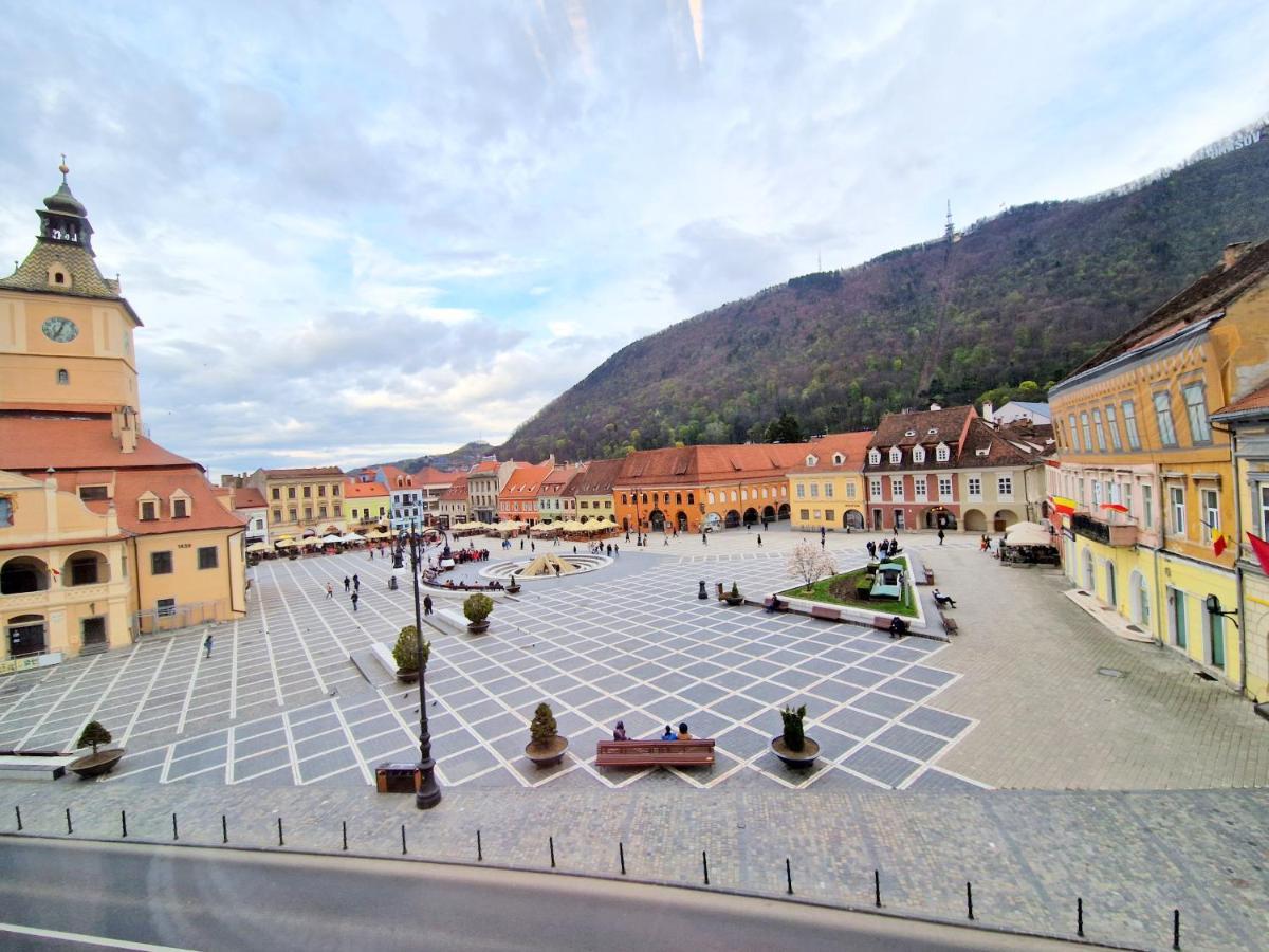 Key Apartments In Main Square Brasov Exterior photo